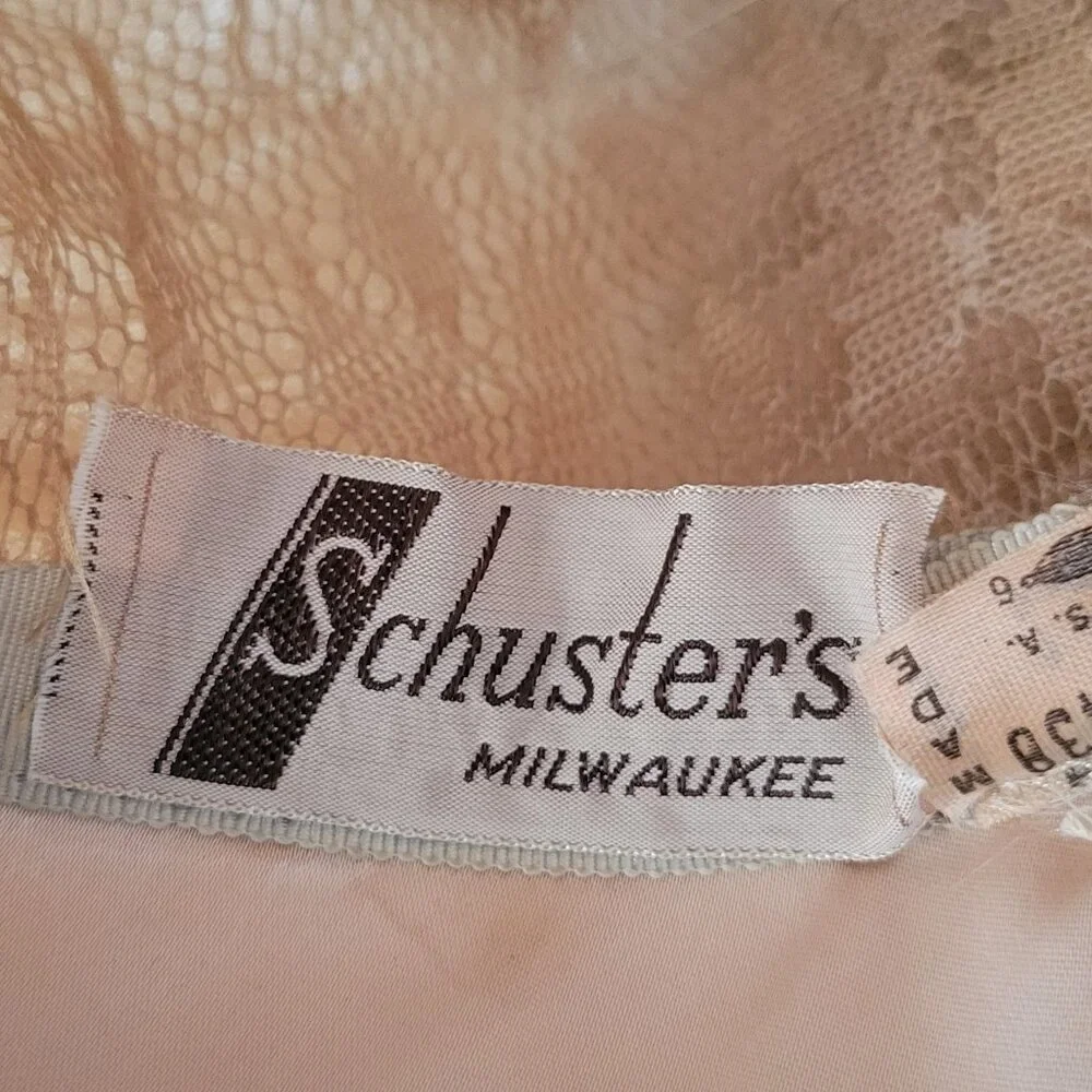 Vintage 1950s Champagne Tulle Turban Hat w Satin Bow – Schuster’s – Original Box